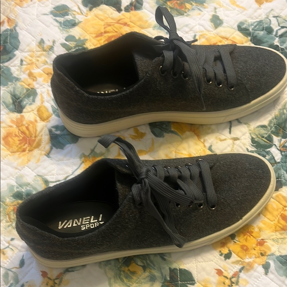 VANELI Sport Gray Wool Lace up Tennis shoes Size 8N Like New
